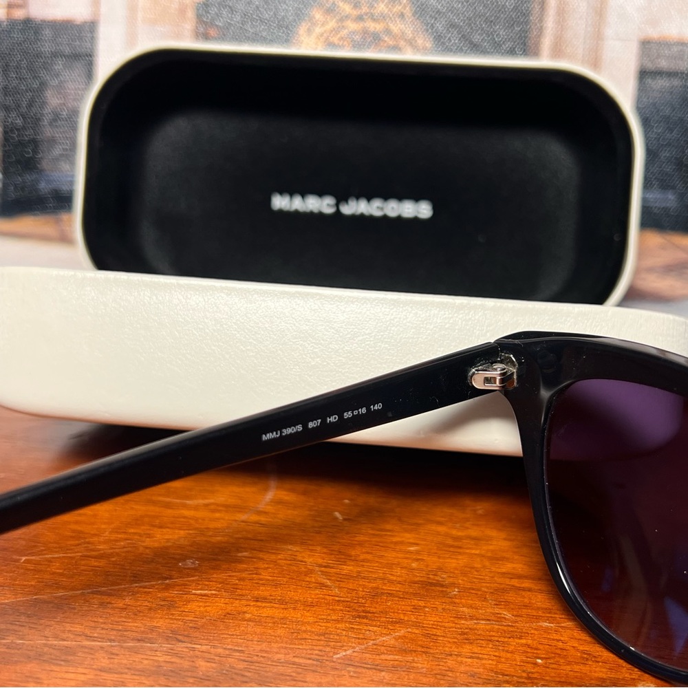 Marc by Marc Jacobs sunglasses with case - Picture 6 of 8